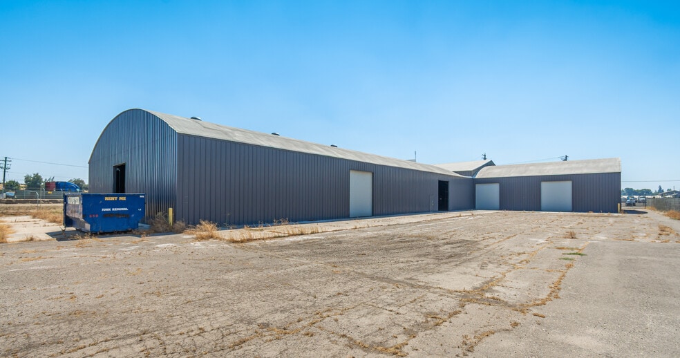 More Photos Of 136 N Thorne Ave, Fresno Service For Sale