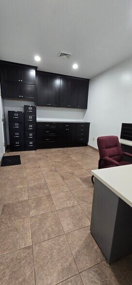 More Photos Of 207 South Bay Rd, North Syracuse Auto Repair For Lease