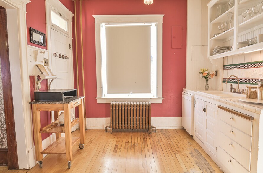 More Photos Of 310 E 2nd St, Trinidad Hospitality For Sale