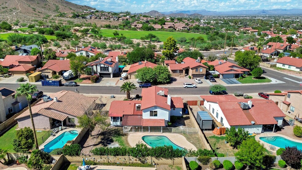 More Photos Of 1927 E Crocus Dr, Phoenix Specialty For Lease