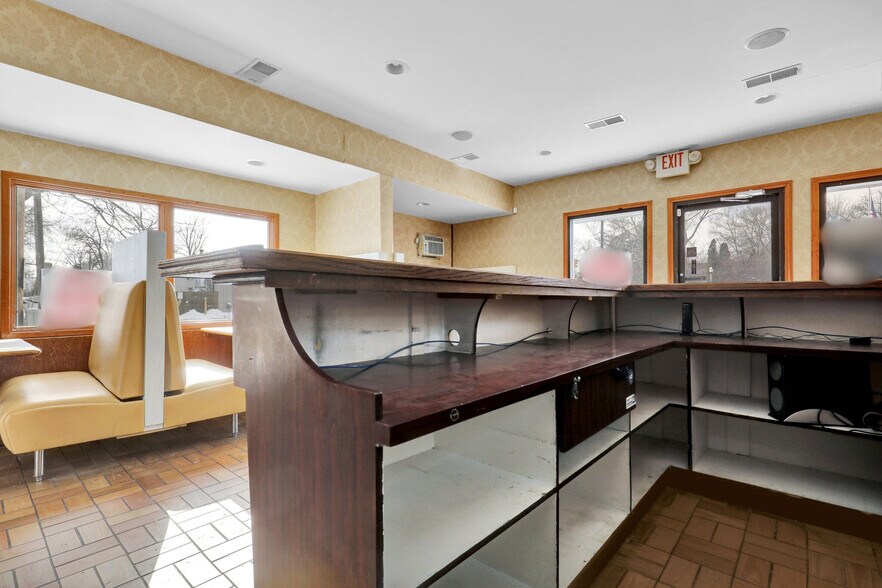 More Photos Of 323 S Main St, Eaton Rapids Freestanding For Sale