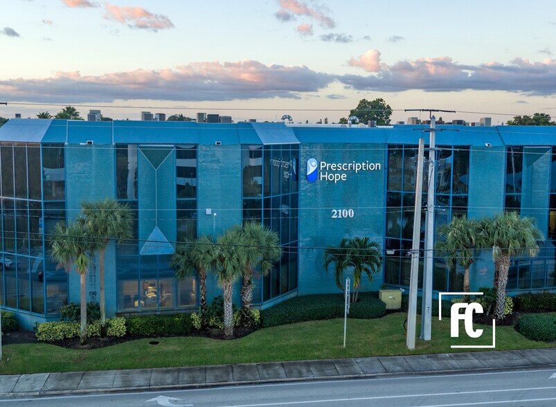 More Photos Of 2100 SE Ocean Blvd, Stuart Medical For Lease