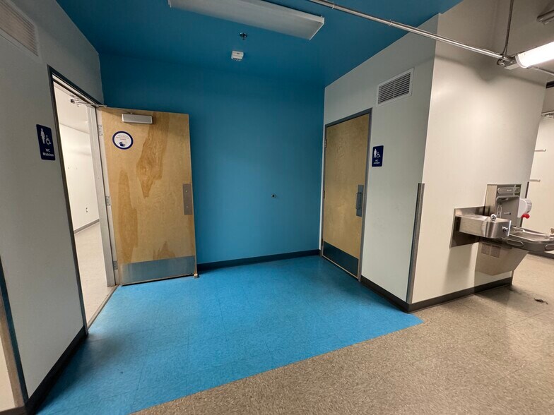 More Photos Of 1846 E 64th Ave, Anchorage Specialty For Sale