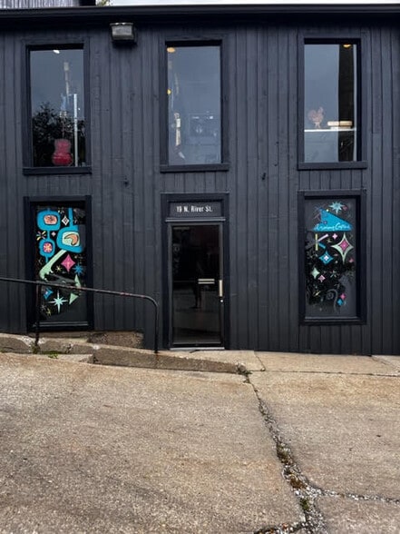 More Photos Of 21 N River St, Batavia Unknown For Lease