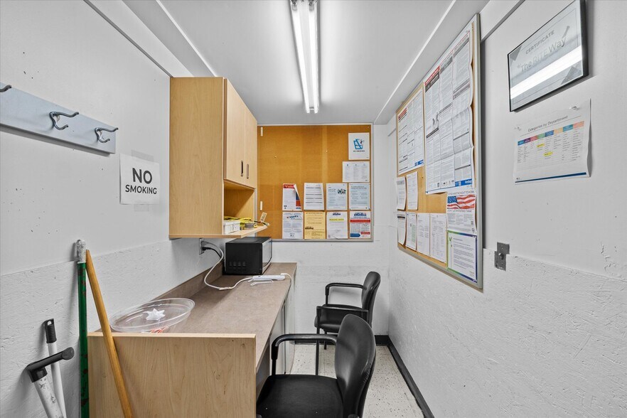 More Photos Of 44 Kings Vlg, Minersville Drugstore For Lease