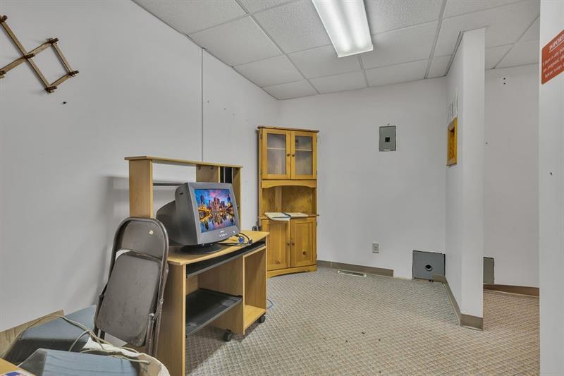 More Photos Of 628 Darlington Rd, Beaver Falls Flex For Lease