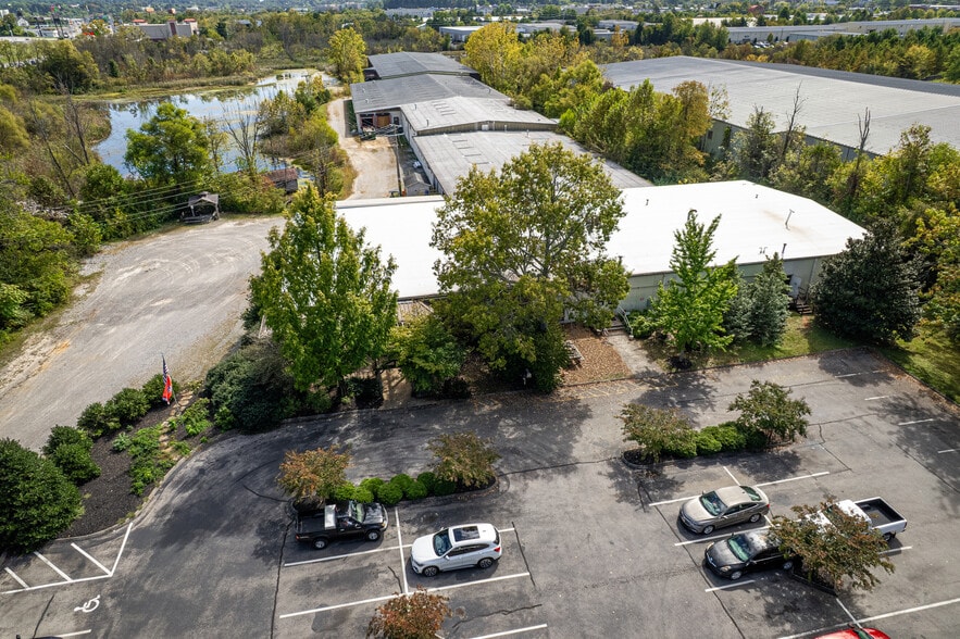 More Photos Of 11110 Gilbert Dr, Knoxville Distribution For Sale