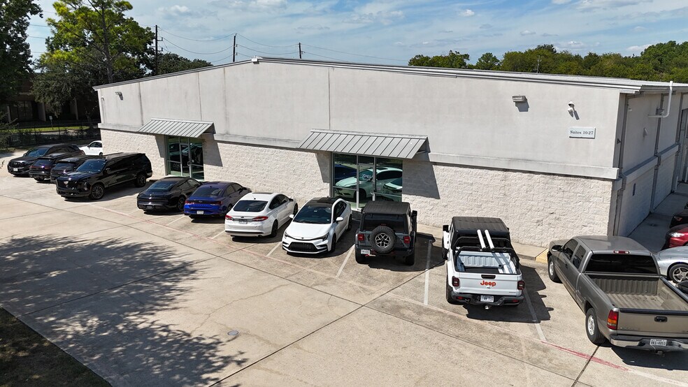 More Photos Of 221 Barren Springs Dr, Houston Unknown For Lease
