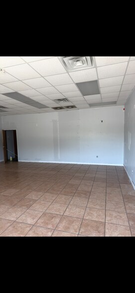 More Photos Of 509-533 10th St, Port Huron Storefront For Lease