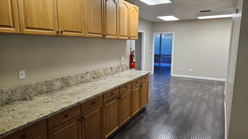 More Photos Of 1301 K St, Modesto Office For Lease
