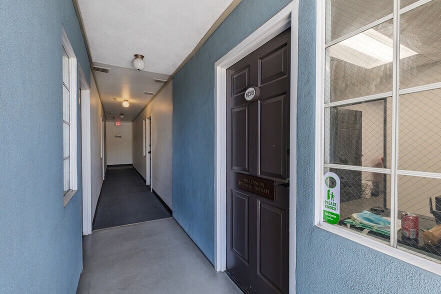 More Photos Of 11712 Moorpark St, Studio City Loft Creative Space For Lease