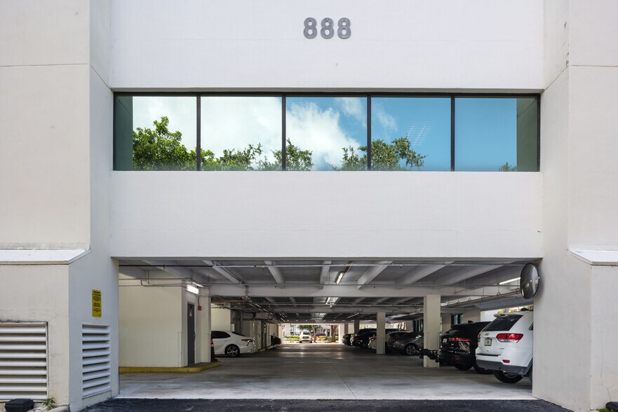 More Photos Of 888 SE 3rd Ave, Fort Lauderdale Loft Creative Space For Lease