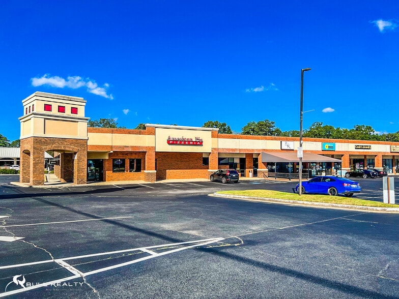 More Photos Of 923-995 Maple St, Carrollton General Retail For Lease