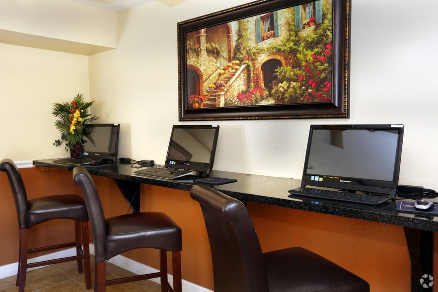 More Photos Of 5473 27th St S, Saint Petersburg Apartments For Sale