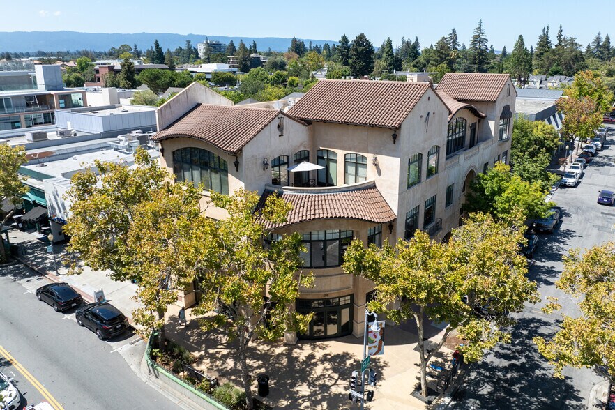 More Photos Of 499 University Ave, Palo Alto Office For Lease