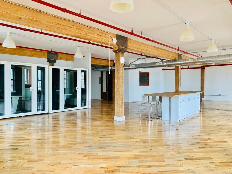 More Photos Of 247 Water St, Brooklyn Manufacturing For Lease