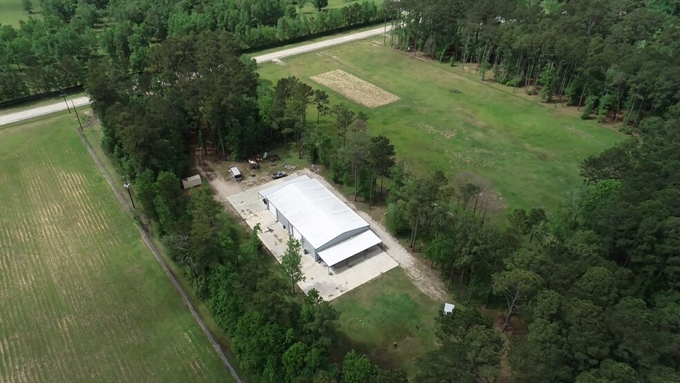 More Photos Of 202 W Stroker Rd, Crosby Warehouse For Lease