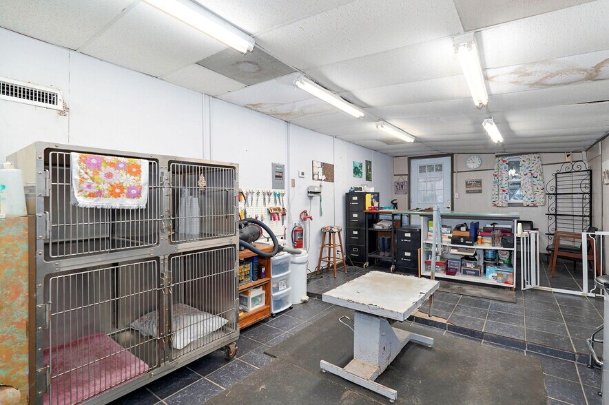 More Photos Of 1642 W Inman Rd, Nixa Office Residential For Sale