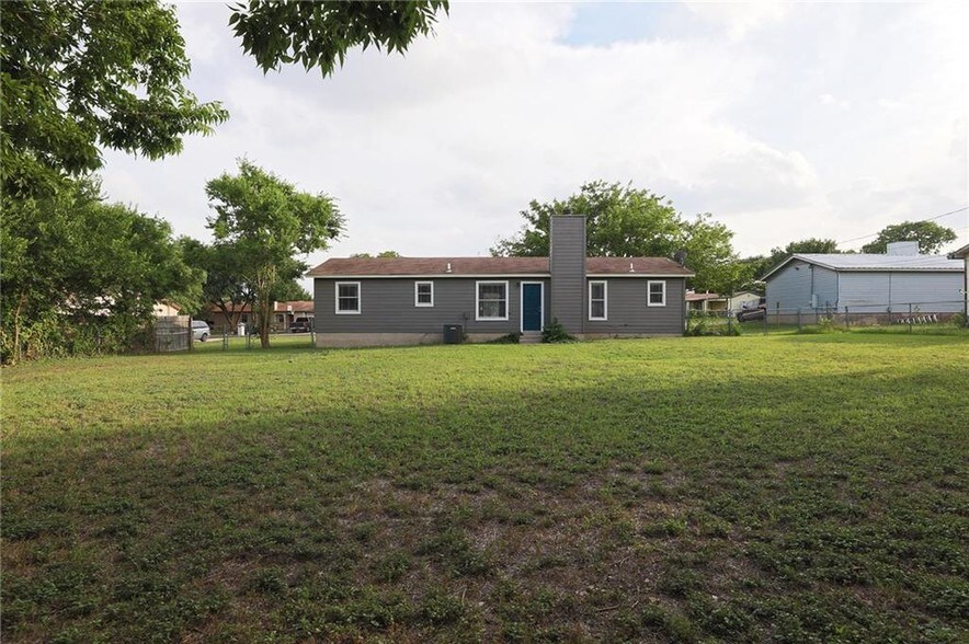 More Photos Of 1410 Ransom St, Pflugerville Office Residential For Lease