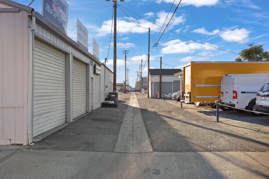 More Photos Of 210 S Center St, Turlock Auto Repair For Sale