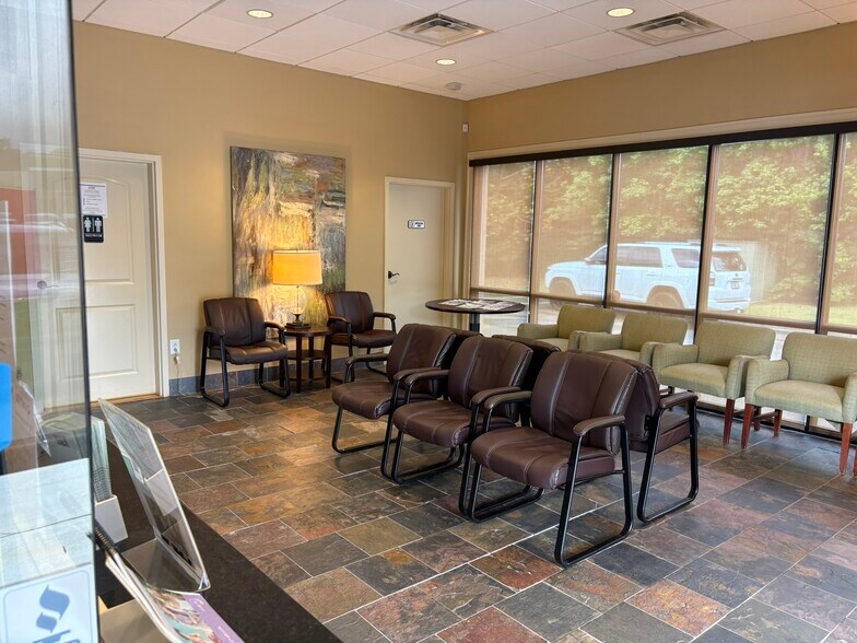 More Photos Of 215 Sheraton Blvd, Macon-Bibb Medical For Sale