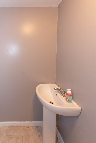 More Photos Of 3600 S Hanover St, Baltimore Storefront For Sale