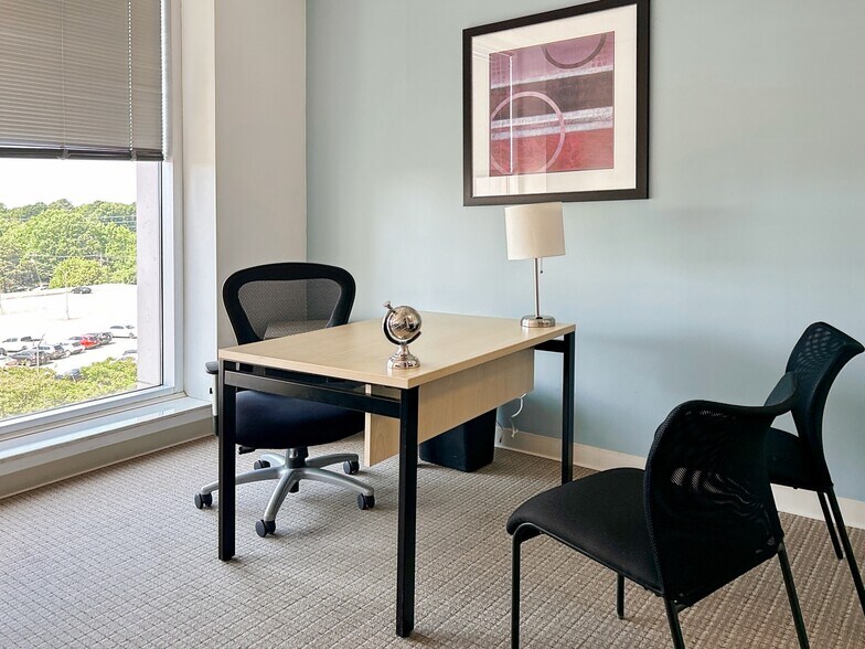 More Photos Of 5960 Fairview Rd, Charlotte Coworking Space