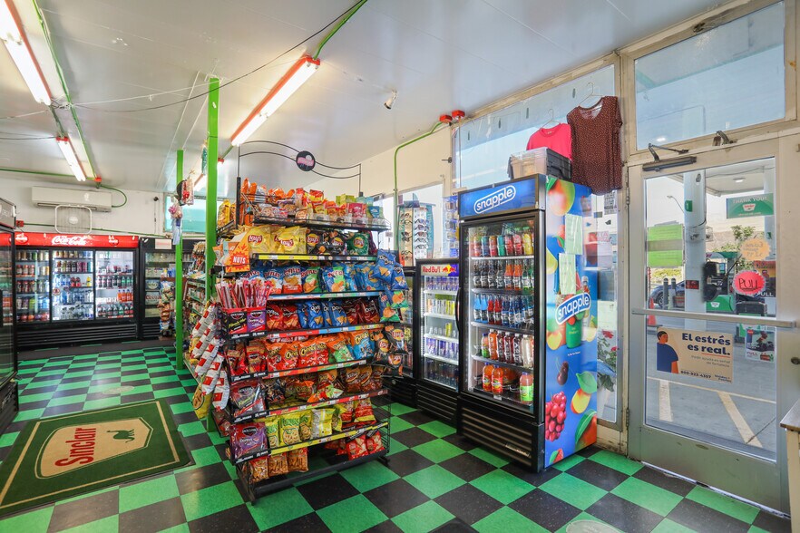 More Photos Of 606 E 1st, Rufus Convenience Store For Sale