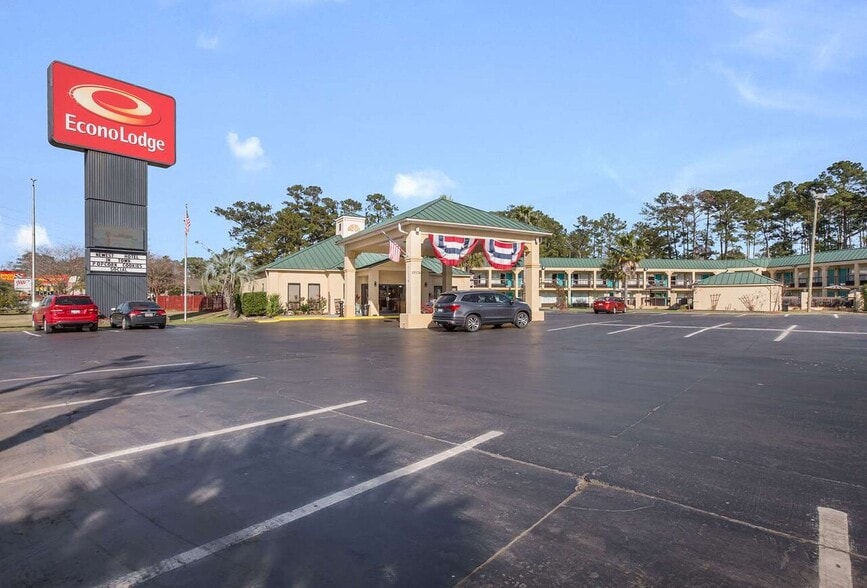 More Photos Of 19534 Whyte Hardee Blvd, Hardeeville Hotel For Sale