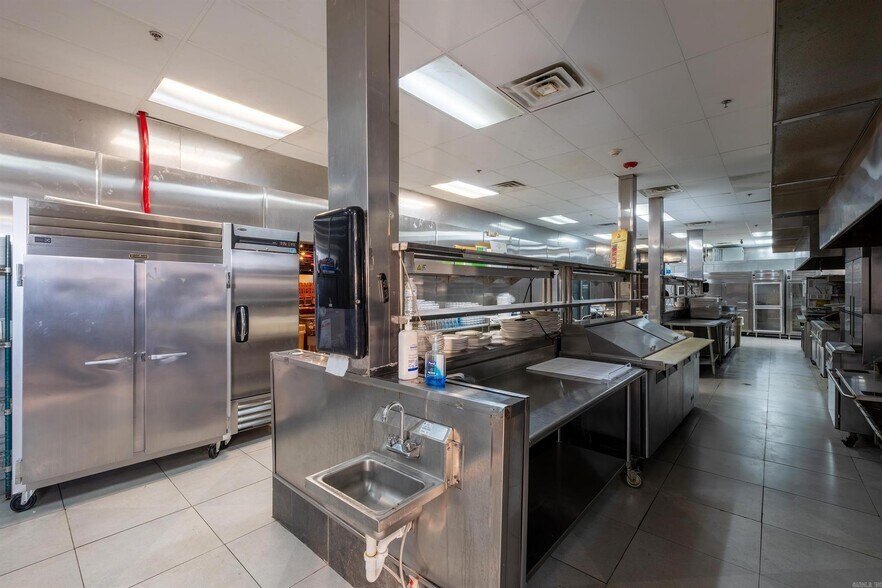 More Photos Of 8624 I 30, Little Rock Restaurant For Sale