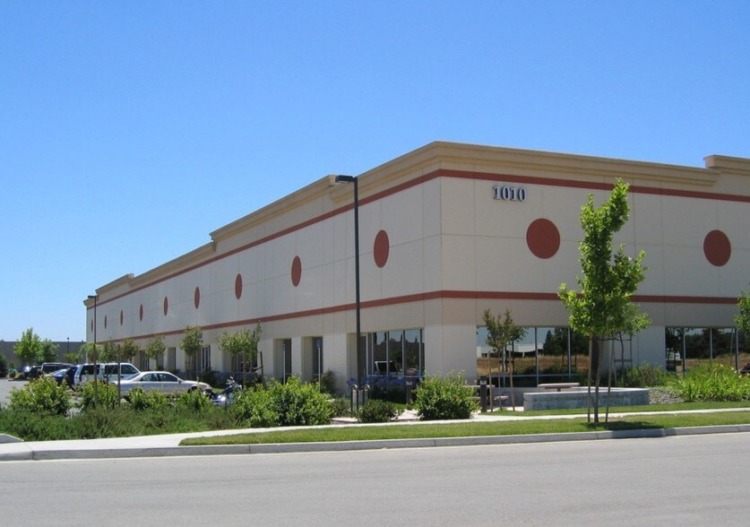More Photos Of 1010 Winding Creek Rd, Roseville Warehouse For Lease