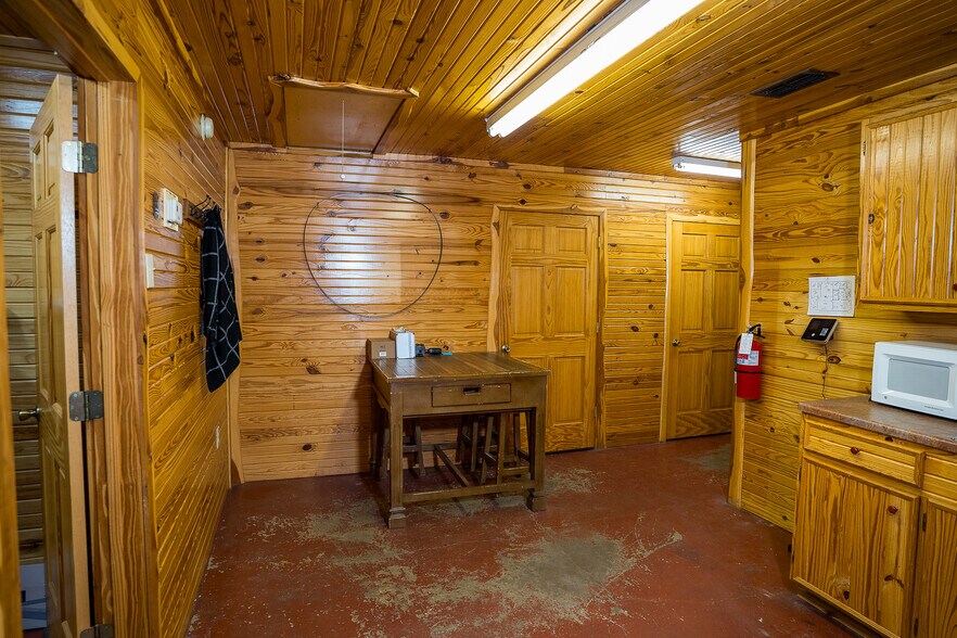 More Photos Of 13637 US Highway 287 N, Grapeland Food Processing For Sale