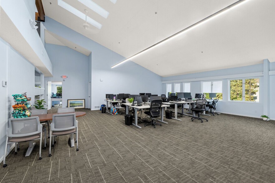 More Photos Of 7815 Telegraph Rd, Bloomington Office For Sale