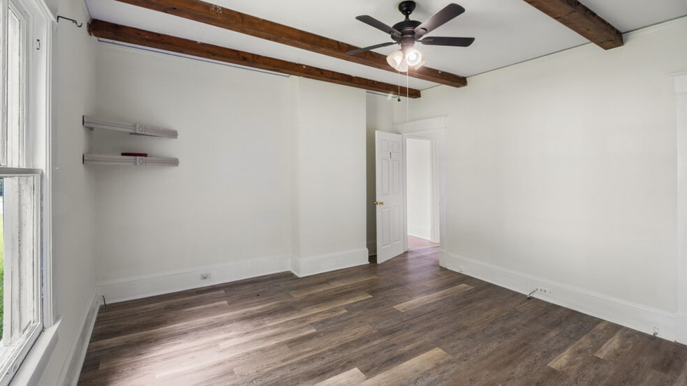 More Photos Of 10729 N Main St, Archdale Loft Creative Space For Sale