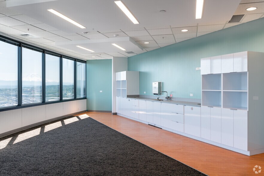 More Photos Of 909 A St, Tacoma Office For Lease