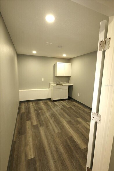 More Photos Of 7008 Jason Dr, Zephyrhills Medical For Sale