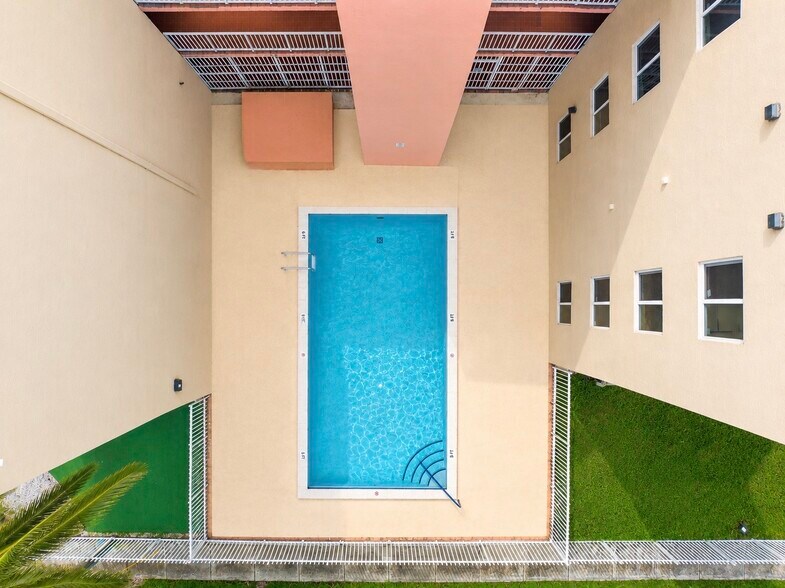 More Photos Of 2400 NW 16th Street Rd, Miami Apartments For Sale