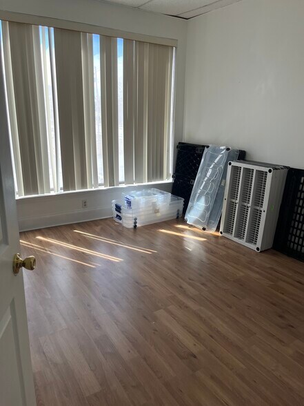 More Photos Of 1009 Milstead Ave, Conyers Office For Lease