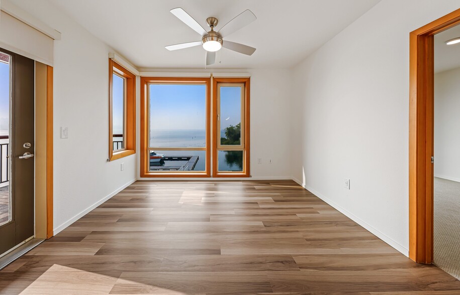 More Photos Of 1133 Lake Washington Blvd, Renton Apartments For Lease