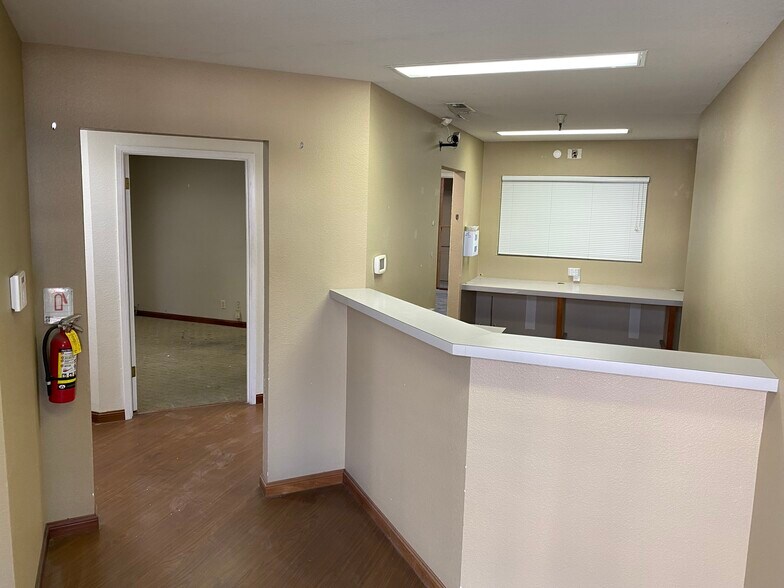 More Photos Of 430 N Canal St, South San Francisco Manufacturing For Sale