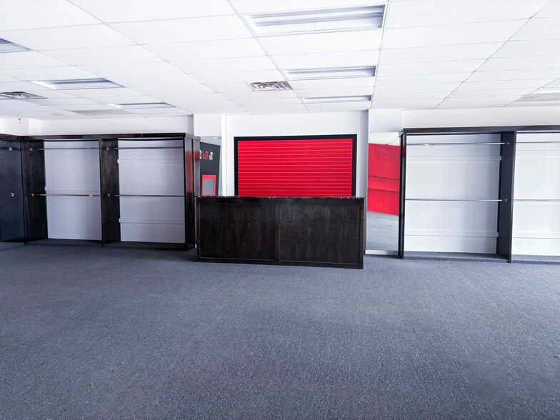 More Photos Of 19330 Livernois Ave, Detroit General Retail For Lease