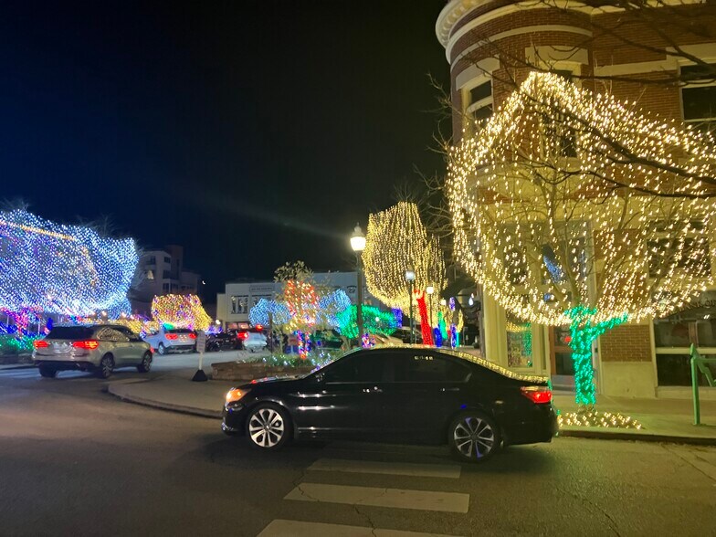 More Photos Of 112 W Center St, Fayetteville Office For Sale