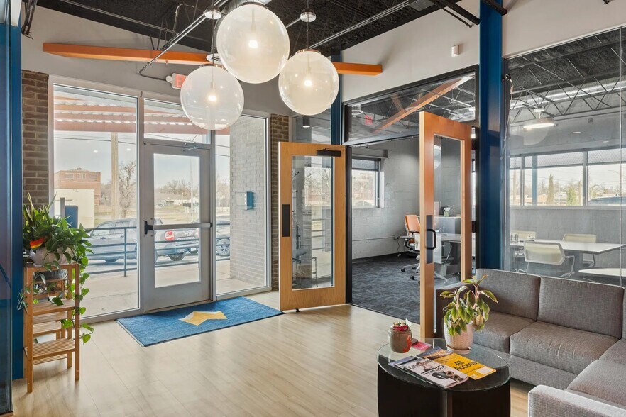 More Photos Of 912 N Classen Blvd, Oklahoma City Loft Creative Space For Sale