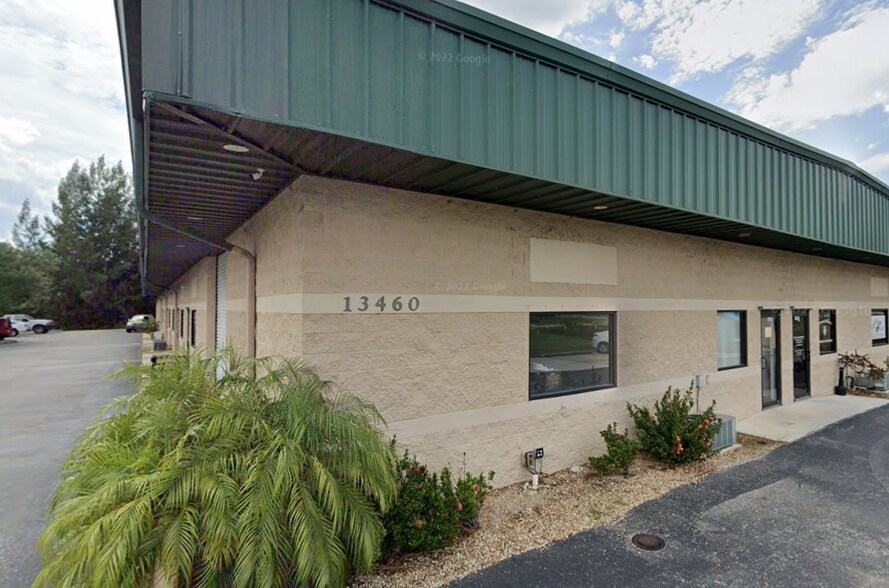 More Photos Of 13460 Rickenbacker Pky, Fort Myers Light Distribution For Lease