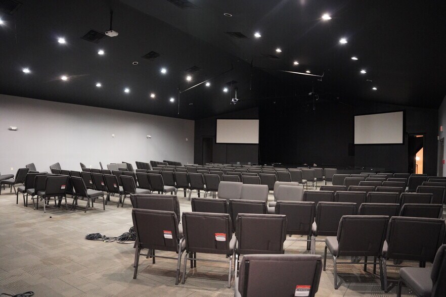 More Photos Of 7595 Martinsburg Pike, Shepherdstown Office For Sale