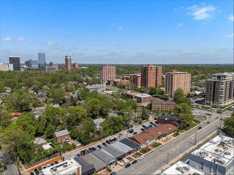 More Photos Of 7727 Clayton Rd, Saint Louis Storefront For Sale