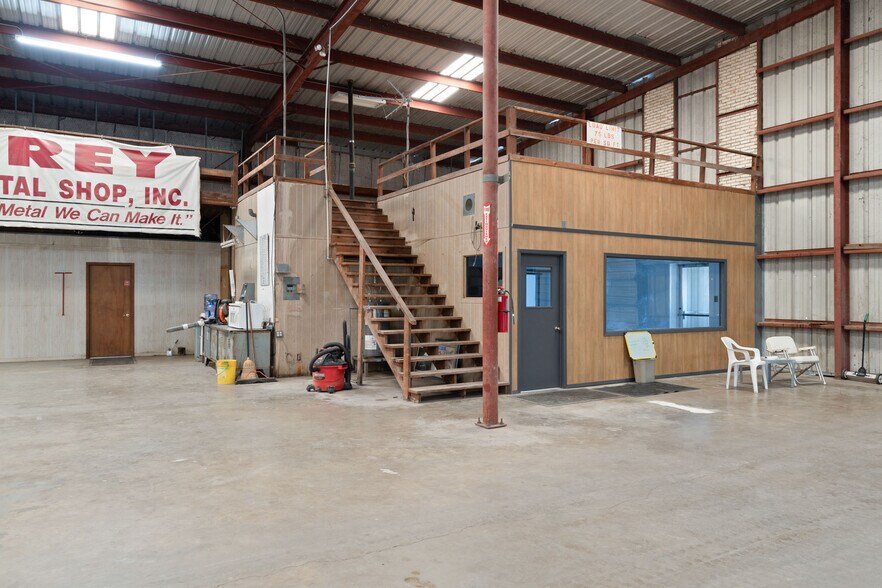 More Photos Of 14392 W Expressway 83, Harlingen Industrial For Sale