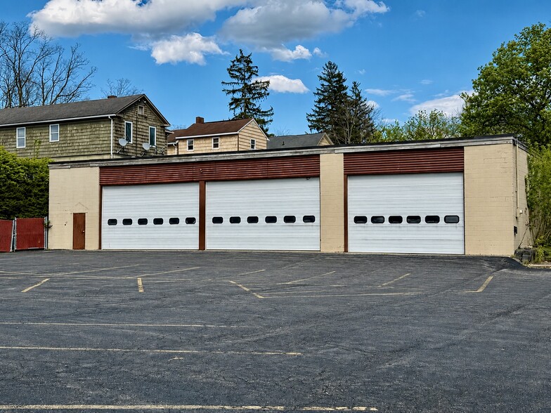 More Photos Of 102 Washington St, Manlius Office For Sale