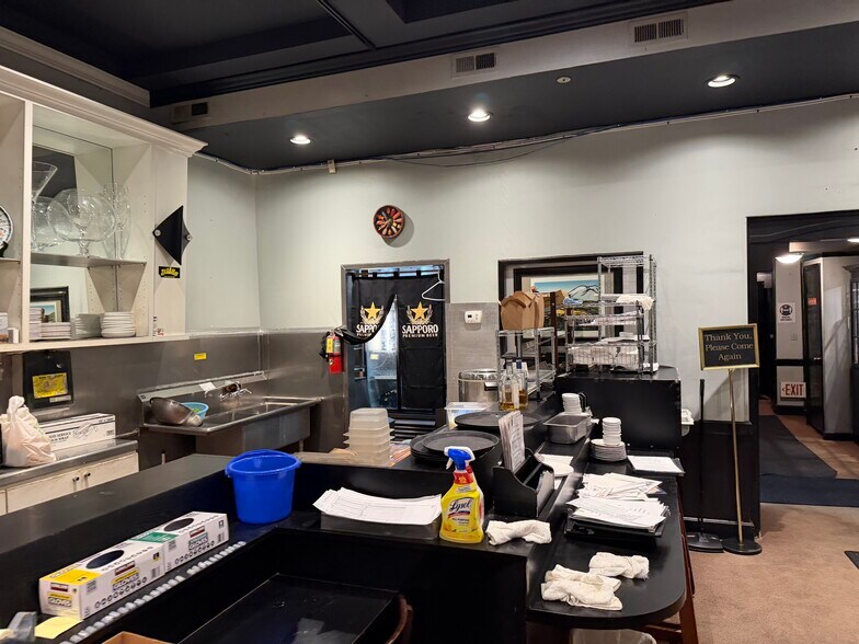 More Photos Of 270 S La Cienega Blvd, Beverly Hills Storefront For Sale