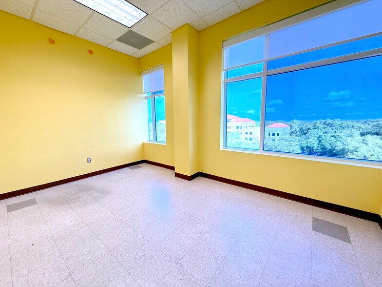 More Photos Of 1743 Park Center Dr, Orlando Medical For Lease